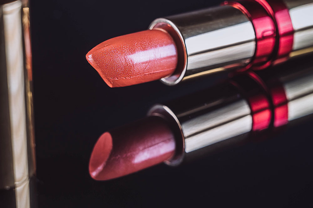 8 Primary Types of Lipstick Finishes